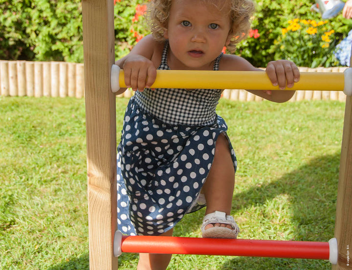 Jungle Cabin | Wooden climbing frame with swings & climbing net